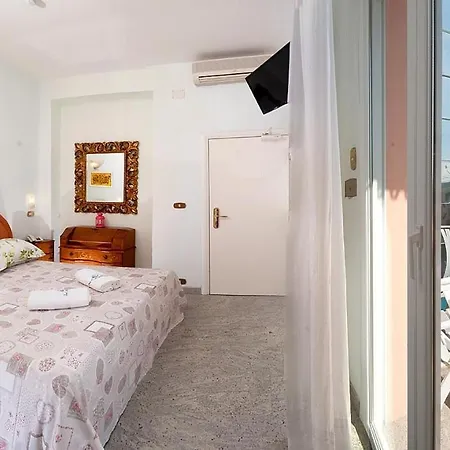 Ξενοδοχείο Mayflower 3*