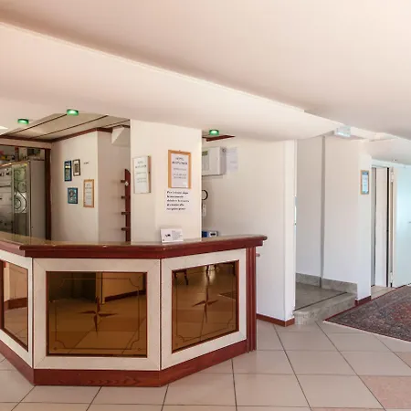 Ξενοδοχείο Mayflower Μιλάνο Μαριτίμα