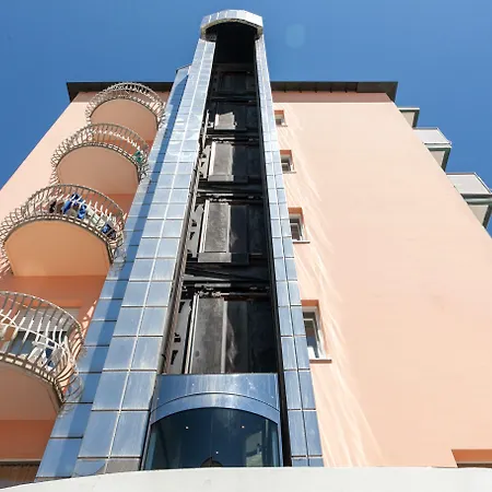 Ξενοδοχείο Mayflower 3*