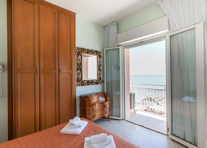 Szálloda Mayflower 3*