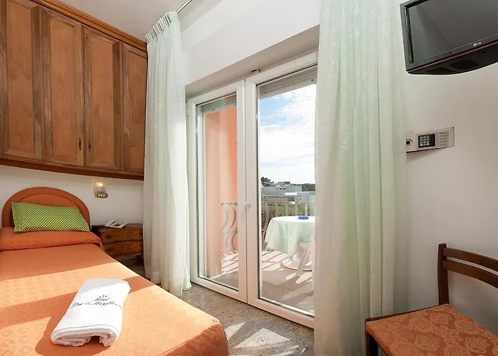 Mayflower Szálloda 3*